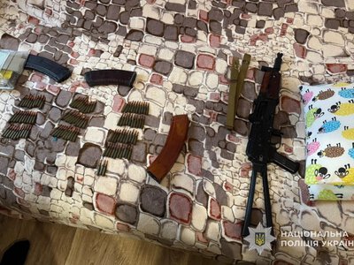 Поліція викрила двох жителів Охтирщини на незаконному зберіганні зброї та боєприпасів