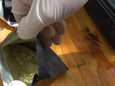 У Херсоні перед судом постане нацгвардієць, який замовив через месенджер майже кілограм кратому