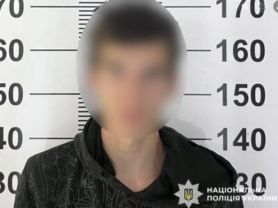 На Хмельниччині 18-річний хлопець кілька разів вдарив ножем у живіт 25-річну знайому