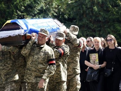 В Ужгороді попрощалися із 51-річним захисником Володимиром Солониною