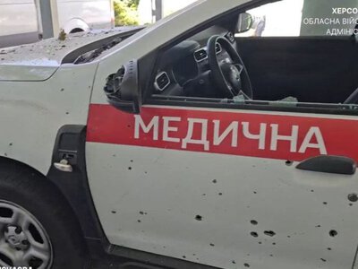 Росіяни атакували дроном автомобіль швидкої: двоє поранених