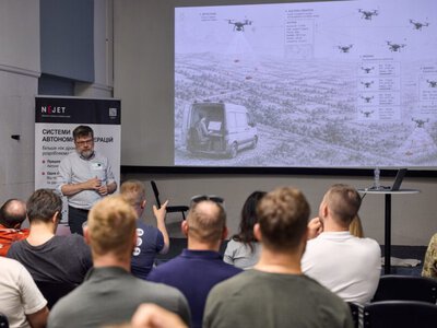 Біологічна технологія роїння для дронів