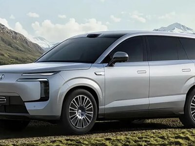 BYD Denza N8L: 3-рядний електричний позашляховик із батареєю 130 кВт-год та зарядкою за 9 хв