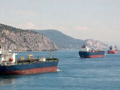 Рух суден через Ормузьку протоку нижчий за середній — Asharq Al-Awsat