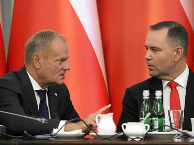 Туск розкритикував Навроцького через фразу про втрату територій Польщі