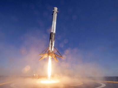 SpaceX отримав премію Ніла Армстронга за посадку багаторазових ракет