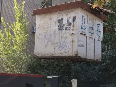 Власники умили руки — у Запоріжжі комунальники демонтували незаконно встановлені МАФи