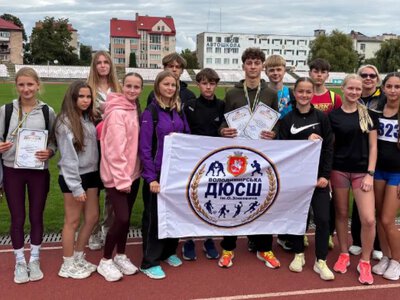 Володимирські спортсмени відзначилися перемогою у футболі та здобутками з легкої атлетики