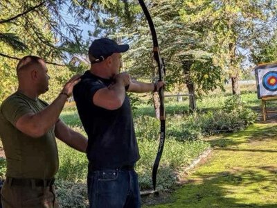 Стрільба з лука для відновлення: у Тлумацькій лікарні провели заняття для військовослужбовців та ветеранів
