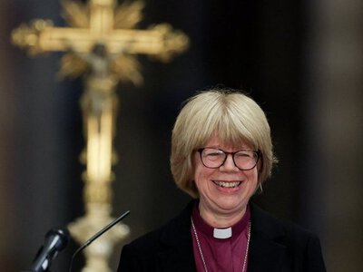  Лідерка Англіканської Церкви відкликала нагороду імаму, який хвалив Усаму бен Ладена 