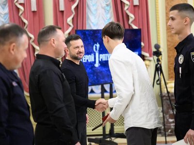 Троє прикарпатців врятували з-під льоду чотирьох дітей: їх відзначив Зеленський