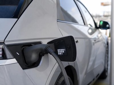 Hyundai Ioniq 5 зберіг швидке заряджання, але має питання до надійності