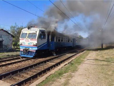 На Харківщині ворог уразив приміський поїзд: вбито людину, 7 поранено