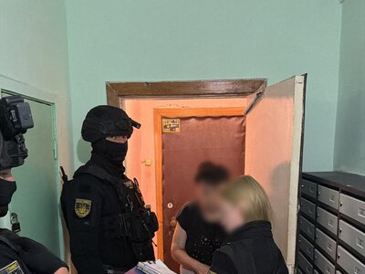 Поліцейські оголосили підозру 23 учасникам скам-спільнот в рамках операції «WallHack»