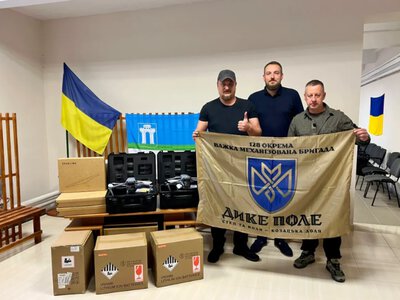 Рівненська громада передала бійцям 128-ї бригади «Дике Поле» Starlink, дрони та зарядні станції