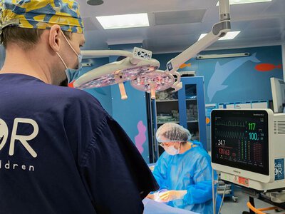 Випав з причепа квадроцикла: у Львові медики врятували підлітка з розривом кишки