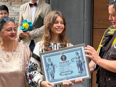 15-річна киянка вразила всю Україну знанням французької мови
