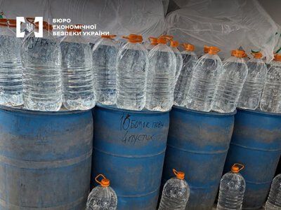 На Вінниччині чоловіка оштрафували за зберігання понад 4 тонн нелегального алкоголю: 3200 літрів спирту передали медикам НГУ