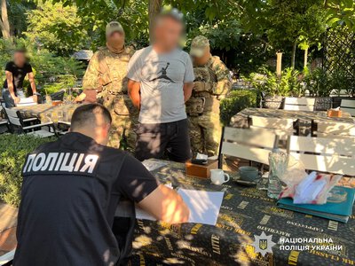 За 16 тисяч доларів обіцяв оформити інвалідність без відвідування лікарів: на Одещині затримали чоловіка