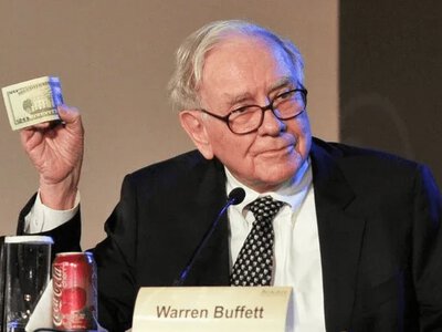 Воррен Баффет залишив посаду голови Berkshire Hathaway, його наступником став син Говард