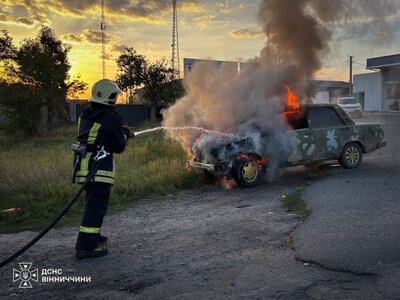 На Вінниччині за добу рятувальники загасили п’ять пожеж: горіли будинки, господарські споруди та автомобіль