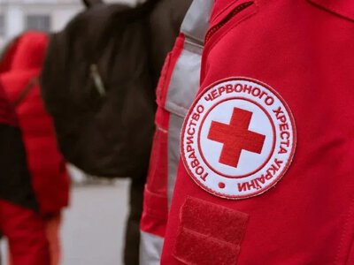 Червоний Хрест продовжує допомогу на Херсонщині попри знищений склад