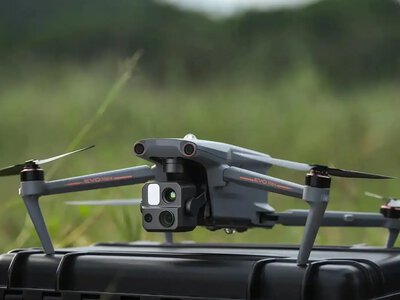 Рівненська громада придбала квадрокоптери та супутниковий зв’язок для бійців