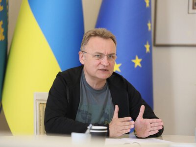 Там сиділи перші особи держави та ЄС: Садовий розповів, як у його кабінеті знайшли прослушку
