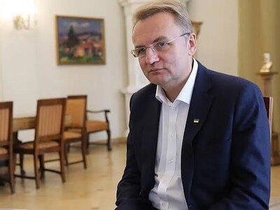 У службовому автомобілі мера Львова знайшли пристрій для прослуховування