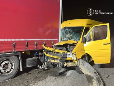 Рятувальники деблокували пасажирку з понівеченого внаслідок ДТП автомобілем
