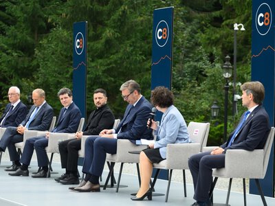 Зеленський: відносини України та Угорщини поступово вирівнюються