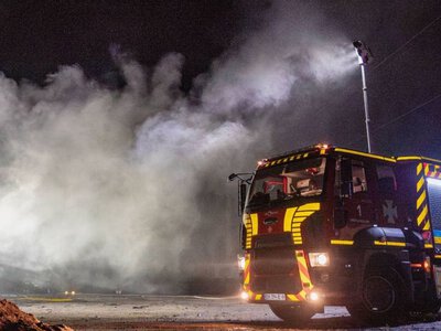 Росія вдарила по Хмельниччині: на промисловому об'єкті спалахнула пожежа