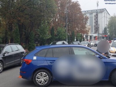 У Чернівцях на Небесної Сотні відбулася ДТП: рух ускладнений
