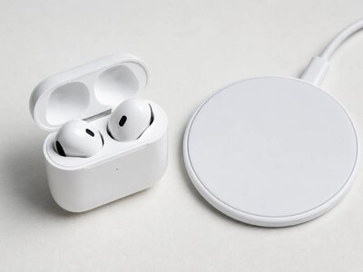 Огляд AirPods 5 назвав старшу версію вигіднішою за доплату $20