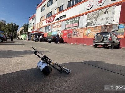 FPV на оптоволокні впав біля торгового центру в Дергачах