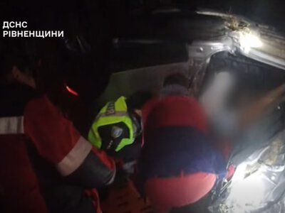 Поблизу села Горбаків рятувальники деблокували тіло загиблої в ДТП жінки (ВІДЕО)