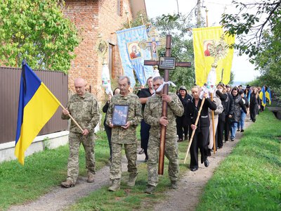 У селі Одаї попрощалися з Героєм Володимиром Цьоликом