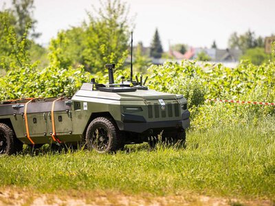 Український безпілотний Protector проти Jeep, Subaru та Changan: хто переміг на бездоріжжі (ВІДЕО)