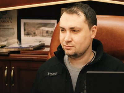 Буданов показав фото генерала розвідки зі зброєю в пустелі: обличчя військового приховане
