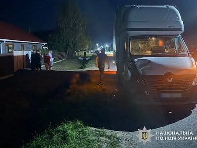 Renault збив двох 14-річних дівчат: одна загинула, друга госпіталізована