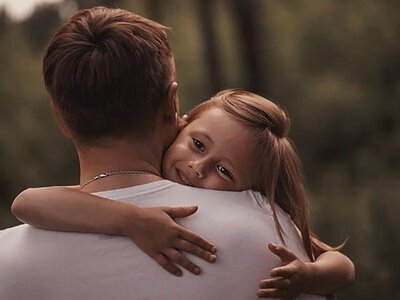 Всенародий день батька 2026 – милі листівки, вірші та привітання своїми словами для найрідніших