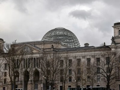 У Німеччині пояснили три способи зміни канцлера — Deutsche Welle