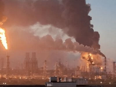 Дрони масовано атакували Підмосков’я: горять склади, ТЕЦ та НПЗ