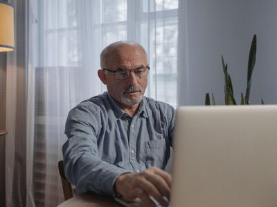 Пенсія вже є, а ЄСВ ще треба платити: що важливо знати ФОП
