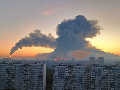 “Конкретна двіжуха” в Підмосков’ї: після атаки дронів палає Московський НПЗ, знищено логістичні склади