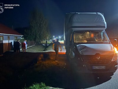 Біля Великих Мостів водій на смерть збив неповнолітню та травмував ще одну