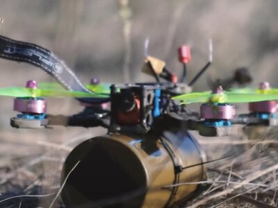 Росіяни полювали FPV-дроном на мотоцикліста у прикордонній громаді