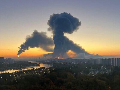У Москві кажуть про наймасовішу атаку українських дронів: палають НПЗ, ТЕЦ та інші об’єкти