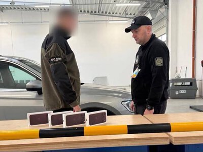 На кордоні з Польщею вилучили вісім iPhone 18 Pro Max