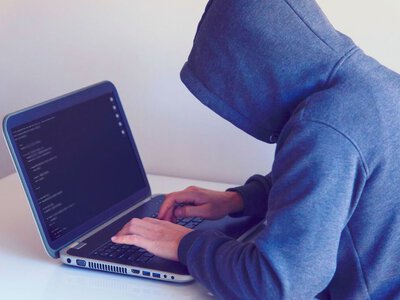Українців попередили про фейкові виплати: які схеми застосовують шахраї у вересні